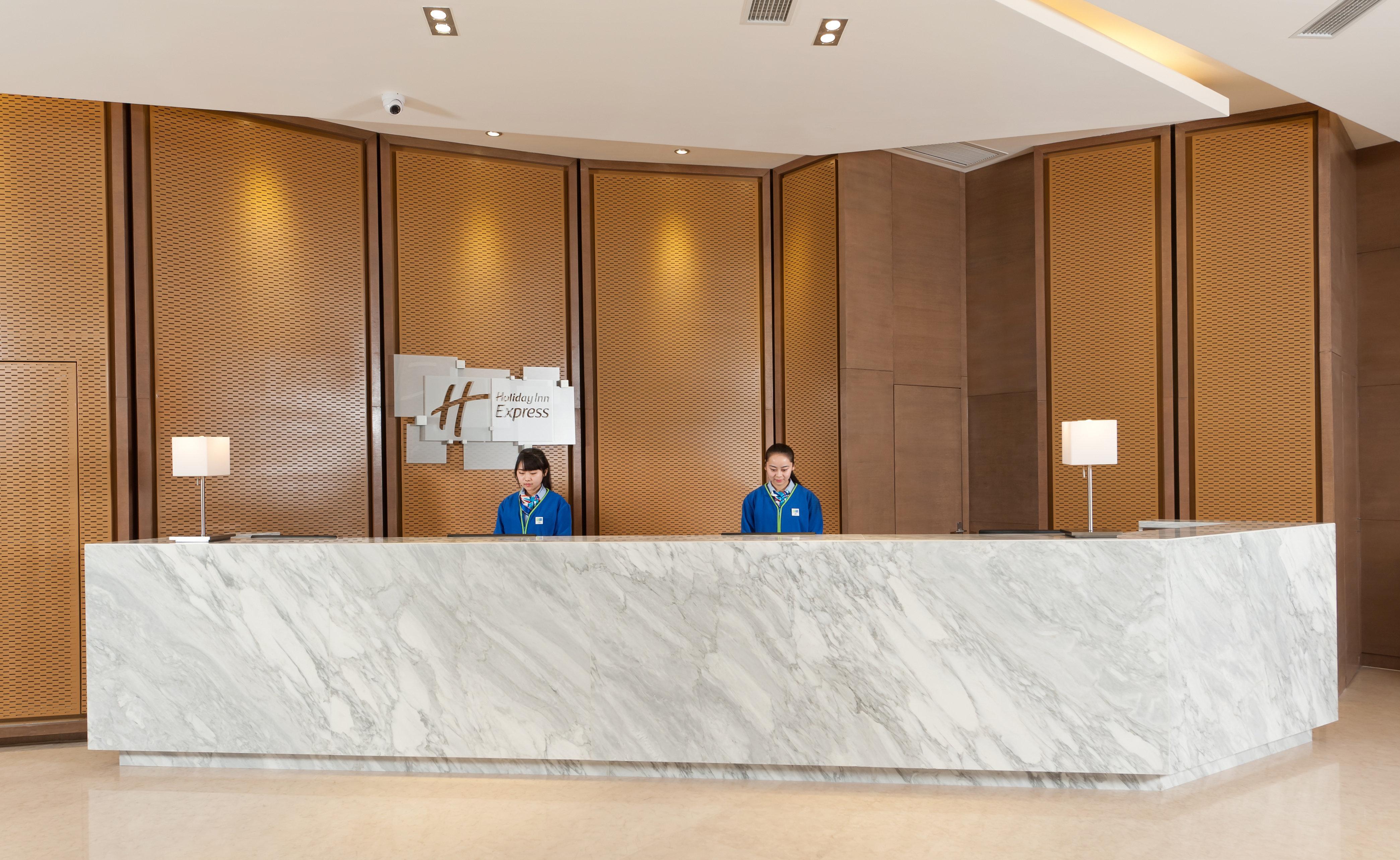 Holiday Inn Express Chengdu West Gate By Ihg Экстерьер фото