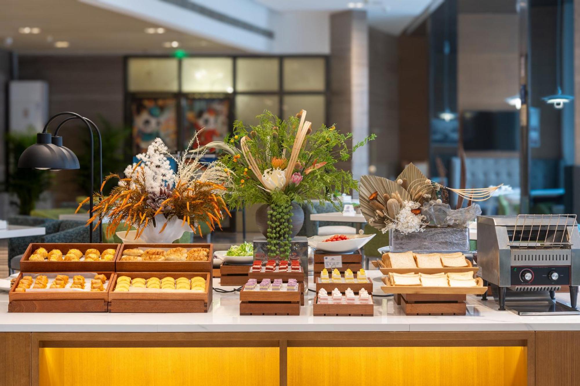 Holiday Inn Express Chengdu West Gate By Ihg Экстерьер фото